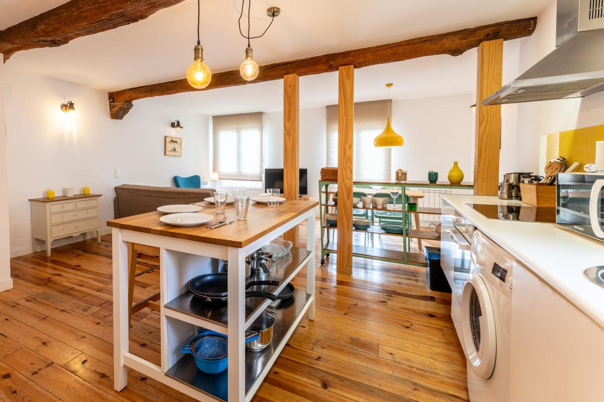 Warm And Inviting, Central Location By Urbanhosting Santander Exterior foto
